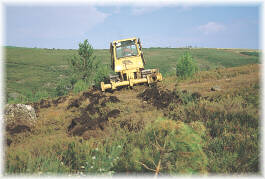 Subsolado con dos rejones siguiendo curvas de nivel en monte de reducida pendiente
