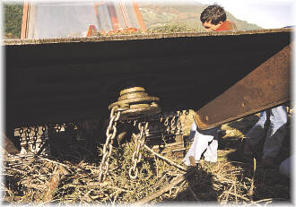 Detalle de las cadenas y la carcasa