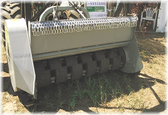 Apero desbrozador-triturador de martillos de eje horizontal